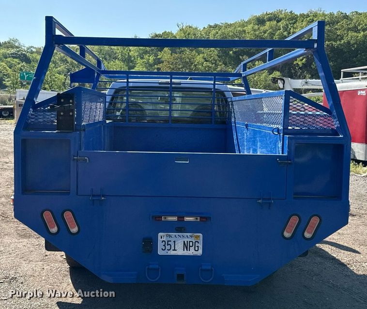 image for item DZ4053 2008 Ford F350 Super Duty flatbed pickup truck