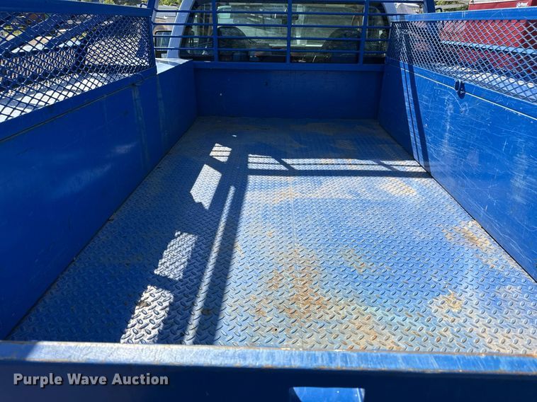 image for item DZ4053 2008 Ford F350 Super Duty flatbed pickup truck