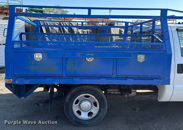 image for item DZ4053 2008 Ford F350 Super Duty flatbed pickup truck