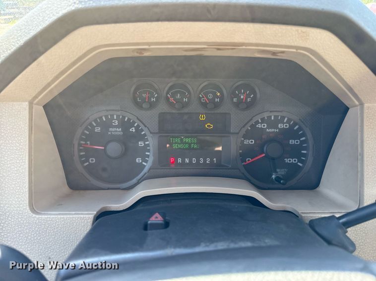 image for item DZ4053 2008 Ford F350 Super Duty flatbed pickup truck