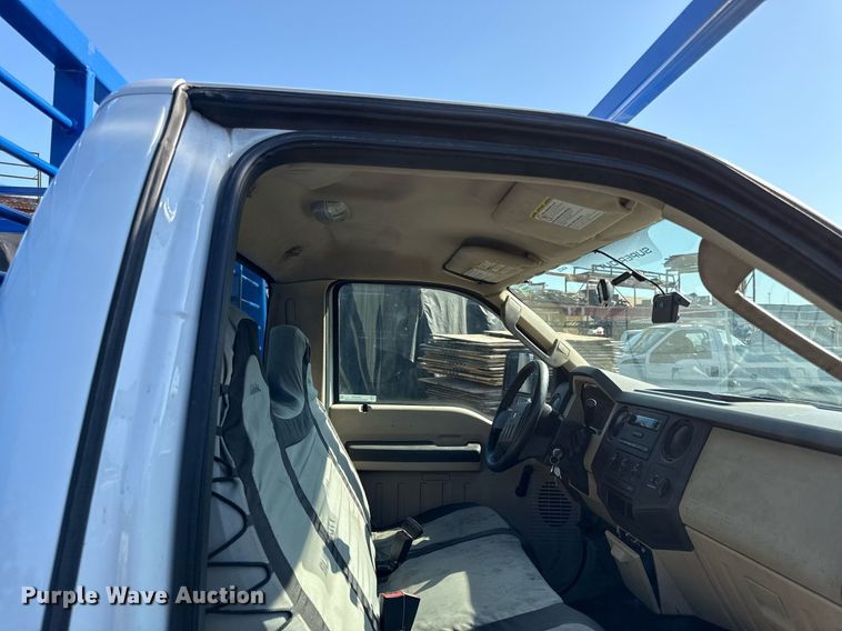image for item DZ4053 2008 Ford F350 Super Duty flatbed pickup truck
