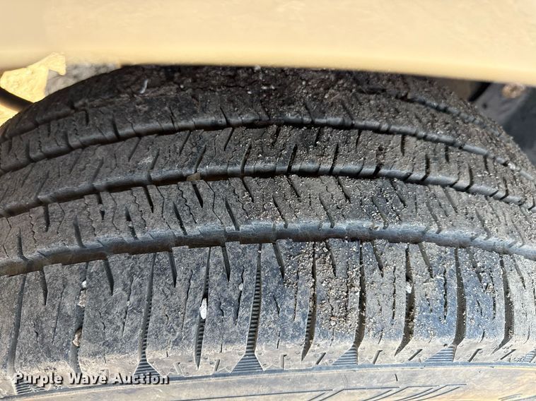 image for item DZ4053 2008 Ford F350 Super Duty flatbed pickup truck