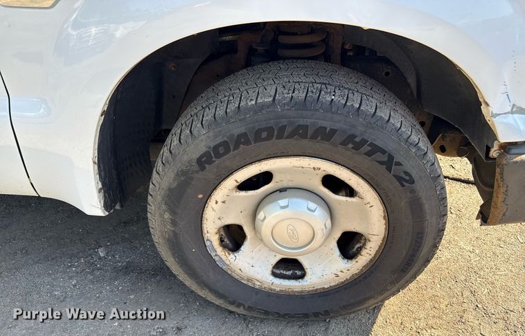 image for item DZ4053 2008 Ford F350 Super Duty flatbed pickup truck