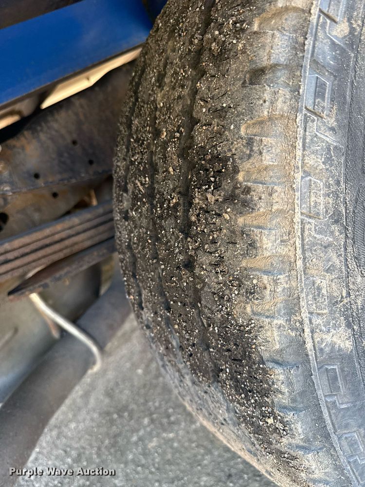 image for item DZ4053 2008 Ford F350 Super Duty flatbed pickup truck