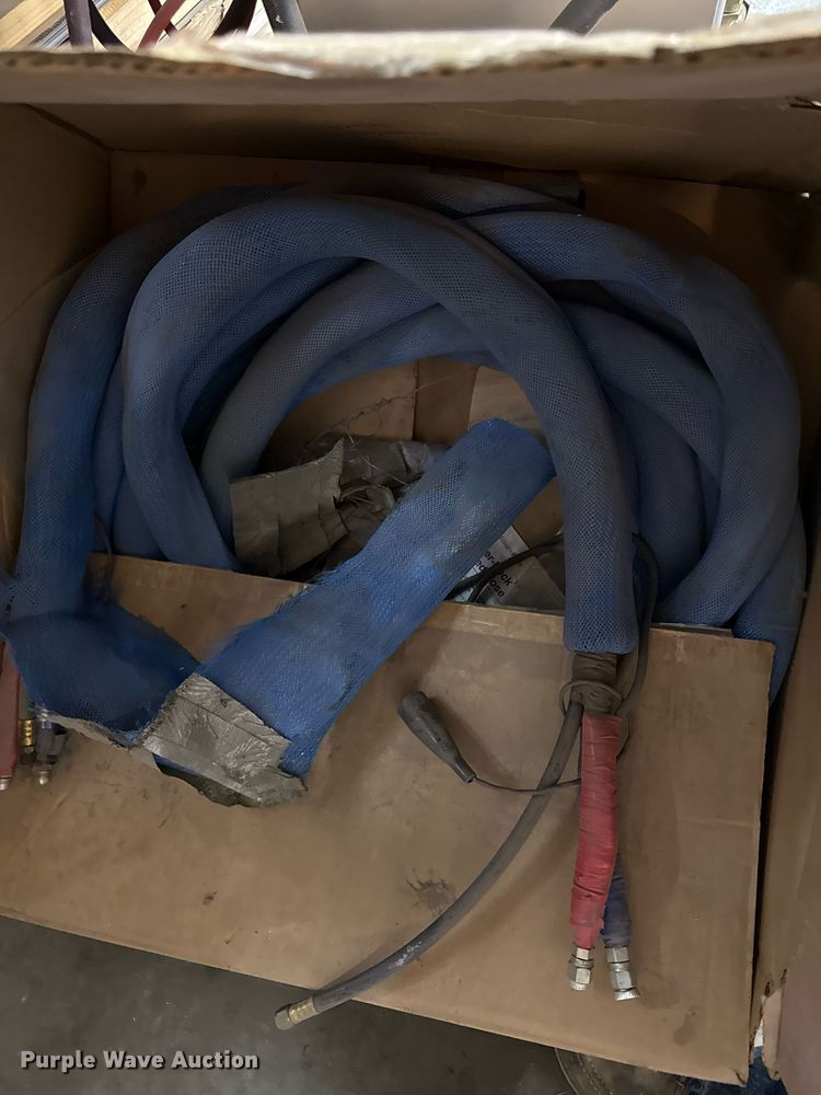 image for item DZ4055 Rhino Pro HP21 bed liner applicator