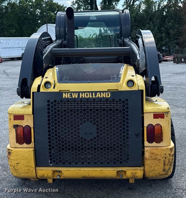 image for item DZ4084 2013 New Holland L225 skid steer loader