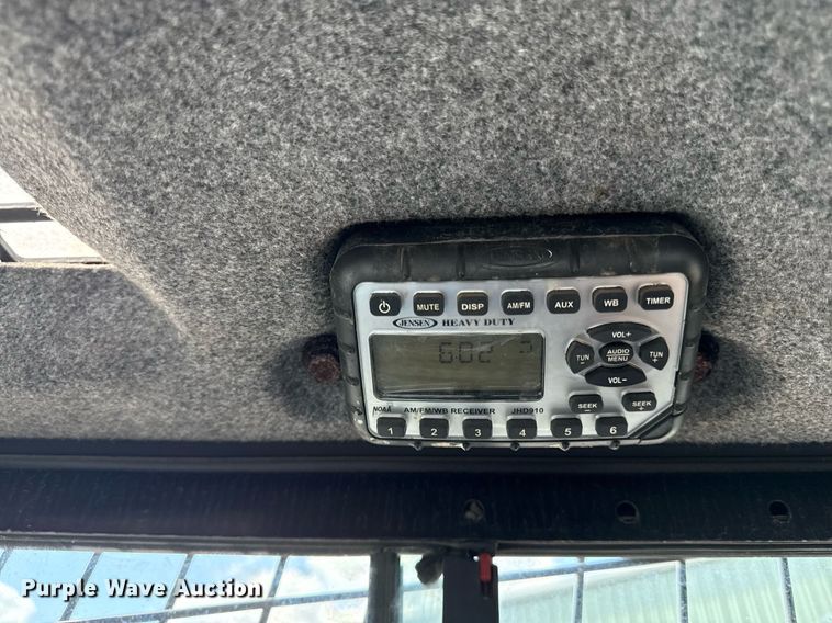 image for item DZ4084 2013 New Holland L225 skid steer loader