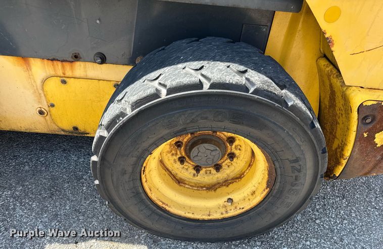 image for item DZ4084 2013 New Holland L225 skid steer loader