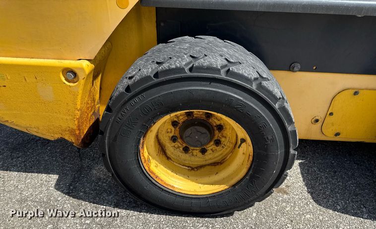 image for item DZ4084 2013 New Holland L225 skid steer loader