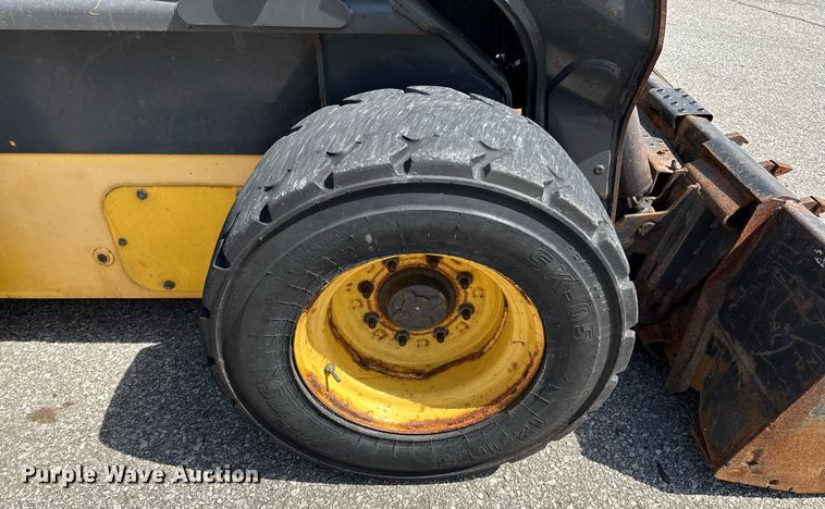 image for item DZ4084 2013 New Holland L225 skid steer loader