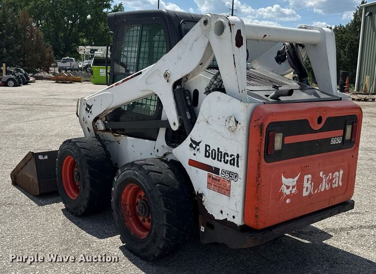 image for item DZ4085 2012 Bobcat S650 skid steer loader