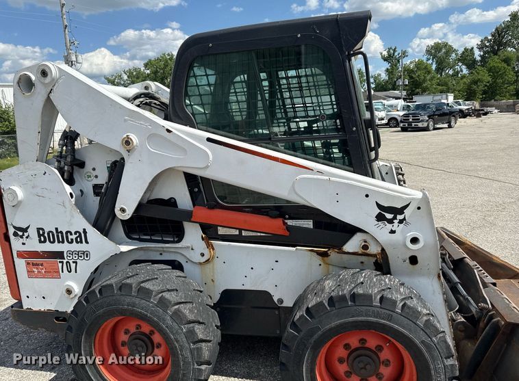image for item DZ4085 2012 Bobcat S650 skid steer loader