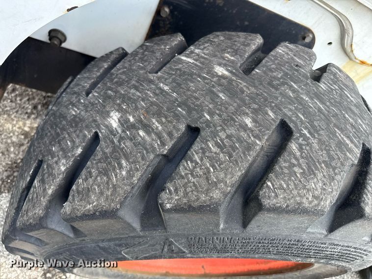 image for item DZ4085 2012 Bobcat S650 skid steer loader