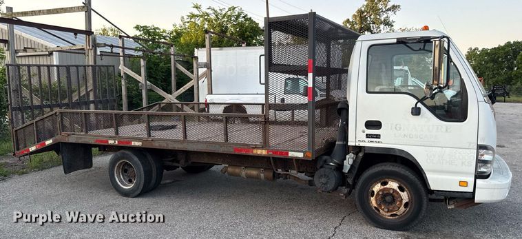 image for item DZ4087 2007 Isuzu NPR flatbed truck