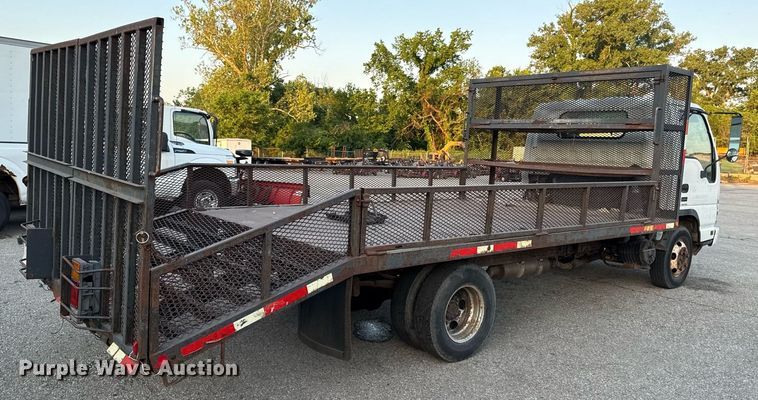image for item DZ4087 2007 Isuzu NPR flatbed truck