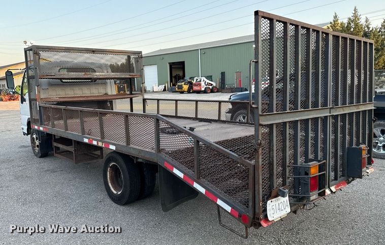 image for item DZ4087 2007 Isuzu NPR flatbed truck