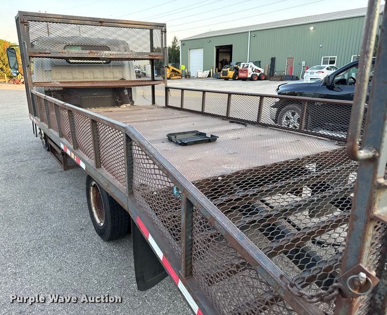 image for item DZ4087 2007 Isuzu NPR flatbed truck