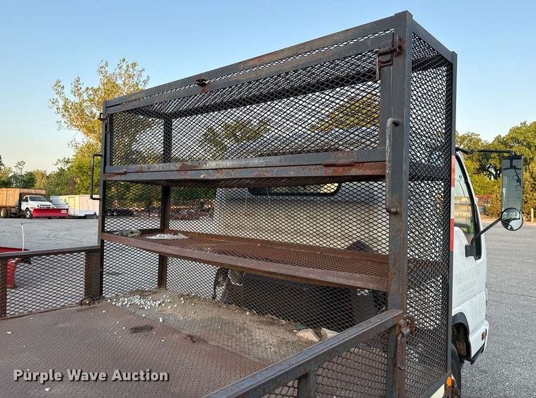 image for item DZ4087 2007 Isuzu NPR flatbed truck