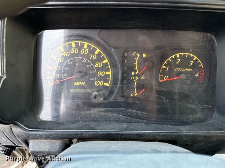 image for item DZ4087 2007 Isuzu NPR flatbed truck