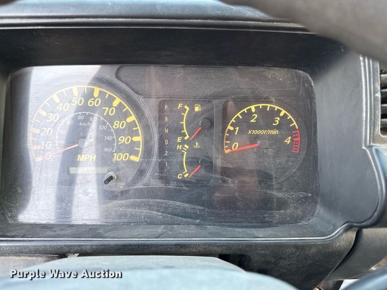 image for item DZ4087 2007 Isuzu NPR flatbed truck