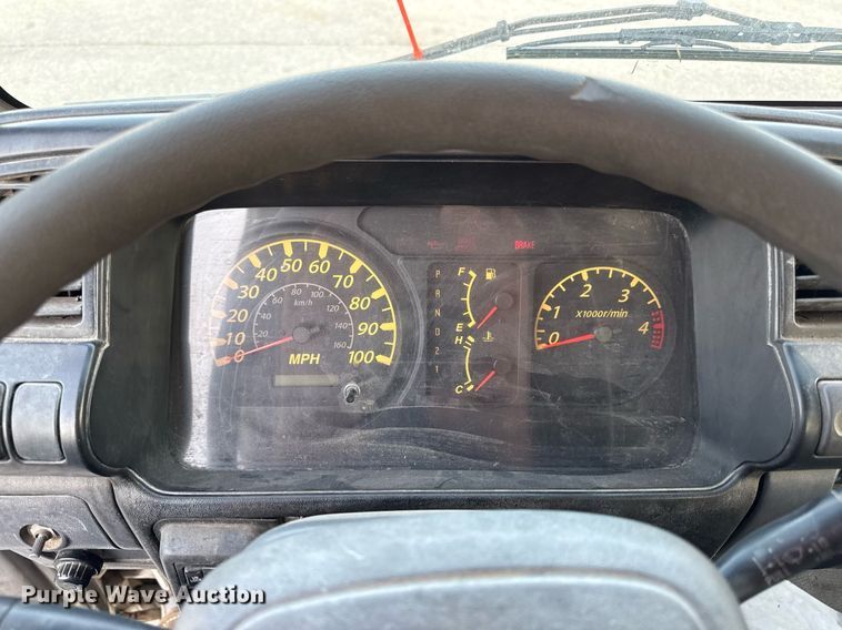 image for item DZ4087 2007 Isuzu NPR flatbed truck