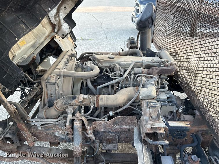 image for item DZ4087 2007 Isuzu NPR flatbed truck