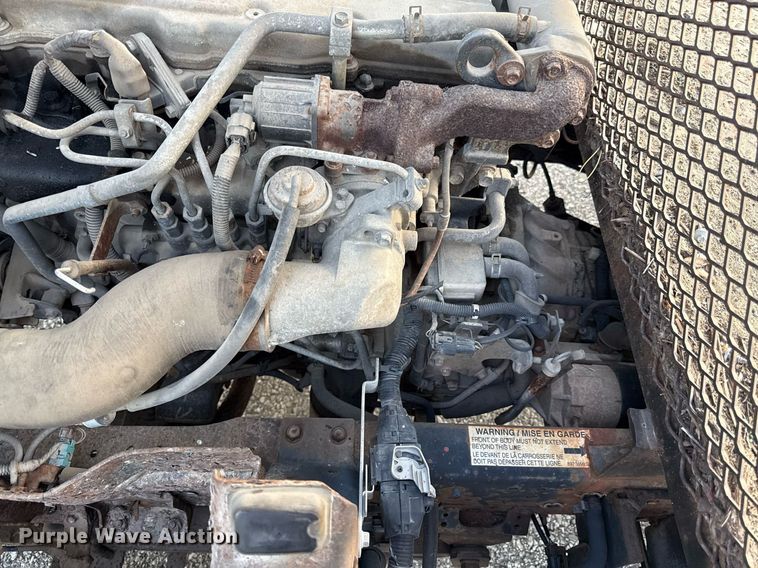 image for item DZ4087 2007 Isuzu NPR flatbed truck