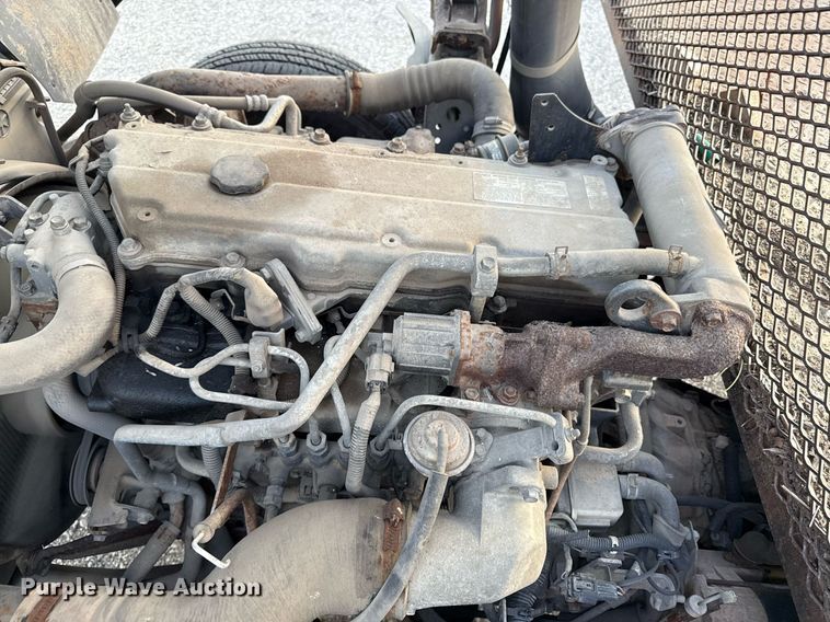 image for item DZ4087 2007 Isuzu NPR flatbed truck