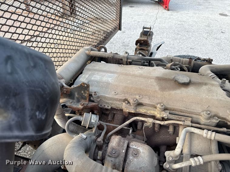 image for item DZ4087 2007 Isuzu NPR flatbed truck