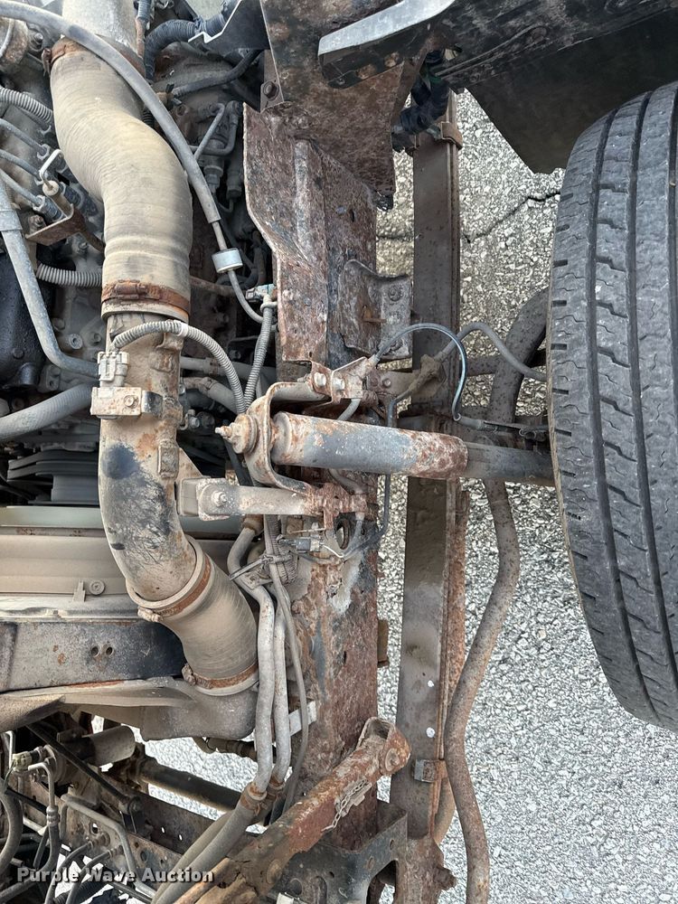 image for item DZ4087 2007 Isuzu NPR flatbed truck