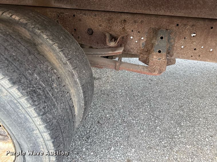 image for item DZ4087 2007 Isuzu NPR flatbed truck