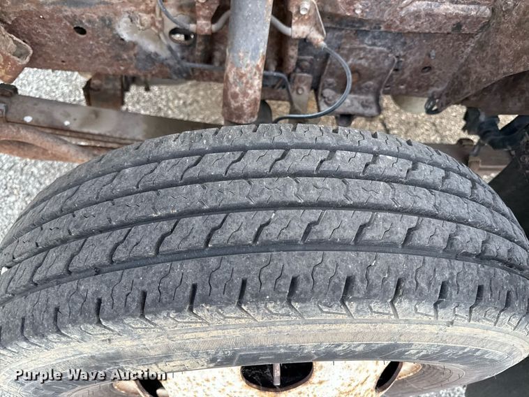 image for item DZ4087 2007 Isuzu NPR flatbed truck