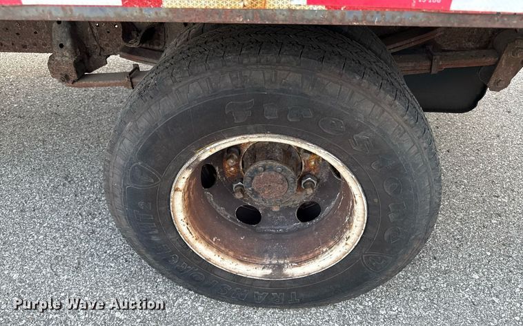 image for item DZ4087 2007 Isuzu NPR flatbed truck