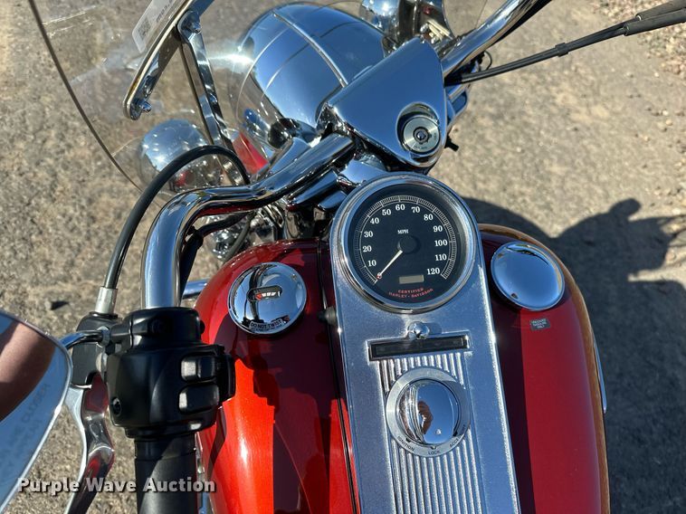 image for item DZ8983 1999 Harley Davidson Road King motorcycle