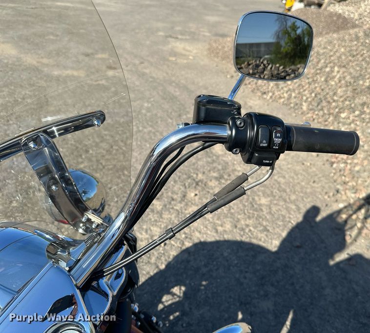 image for item DZ8983 1999 Harley Davidson Road King motorcycle