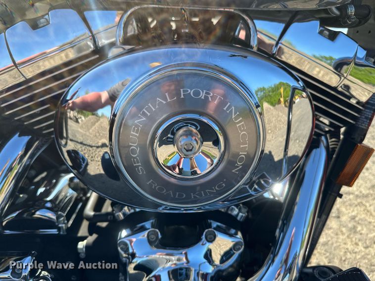 image for item DZ8983 1999 Harley Davidson Road King motorcycle