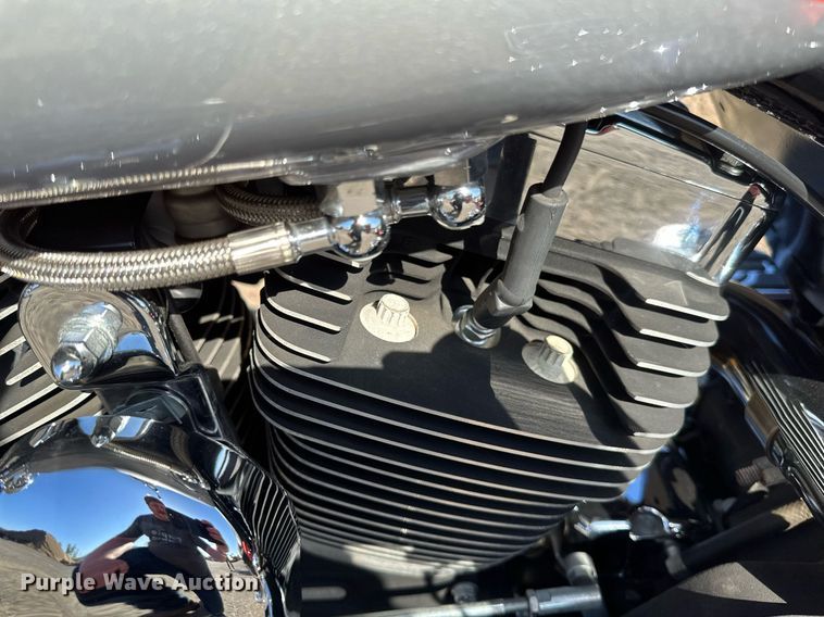 image for item DZ8983 1999 Harley Davidson Road King motorcycle