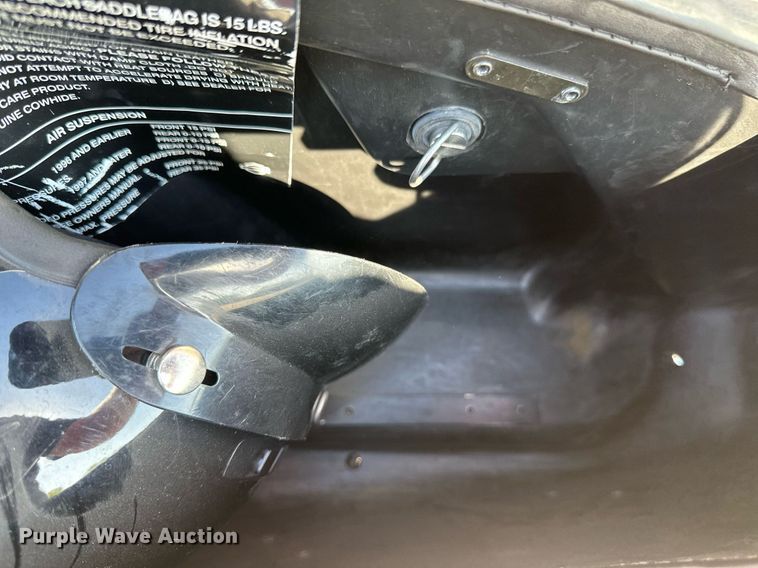 image for item DZ8983 1999 Harley Davidson Road King motorcycle