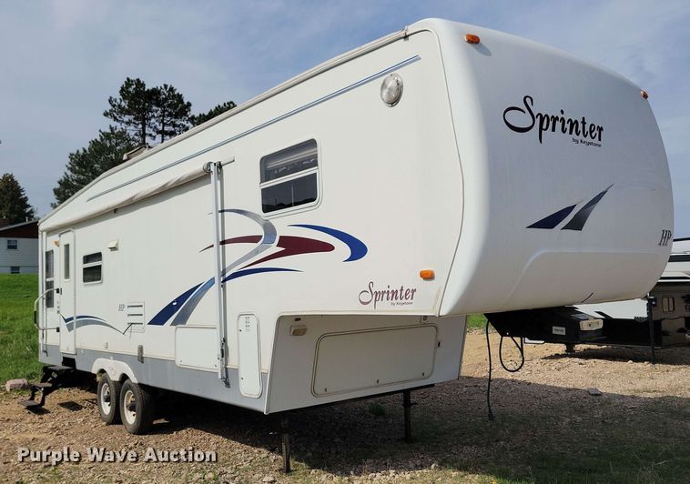 image for item EA2440 2003 Keystone Sprinter camper