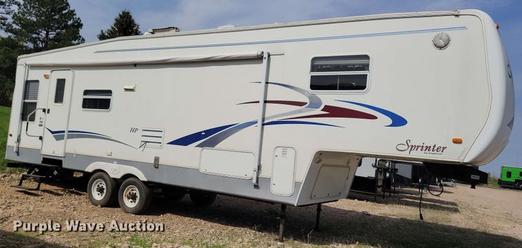 image for item EA2440 2003 Keystone Sprinter camper