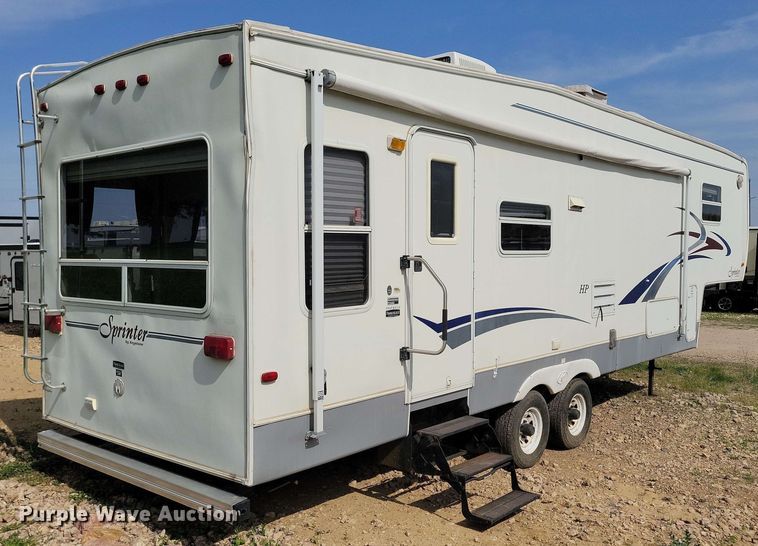 image for item EA2440 2003 Keystone Sprinter camper