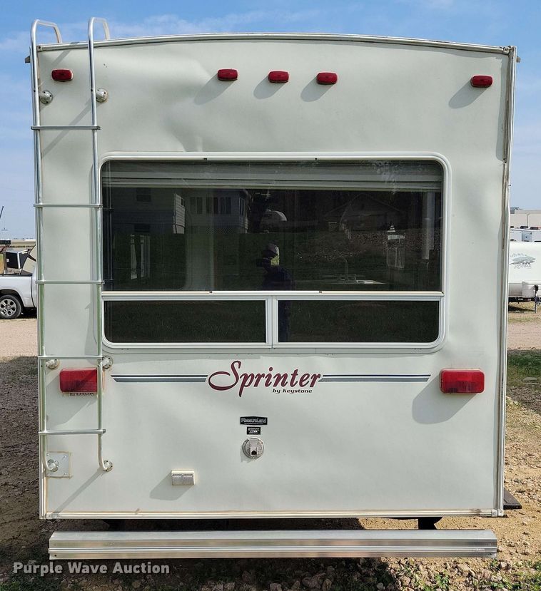 image for item EA2440 2003 Keystone Sprinter camper