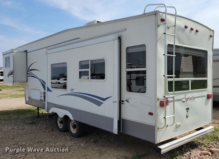 image for item EA2440 2003 Keystone Sprinter camper