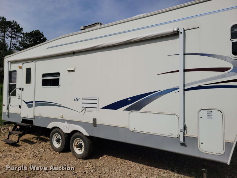 image for item EA2440 2003 Keystone Sprinter camper