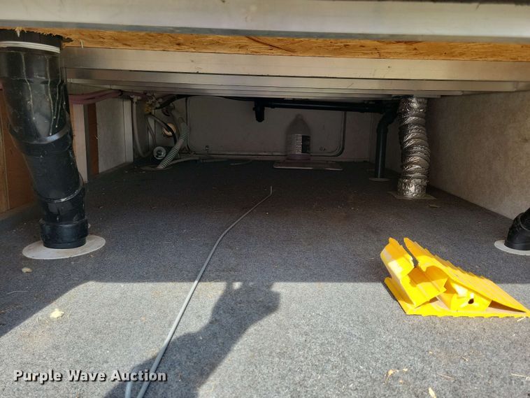 image for item EA2440 2003 Keystone Sprinter camper