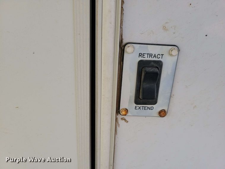 image for item EA2440 2003 Keystone Sprinter camper