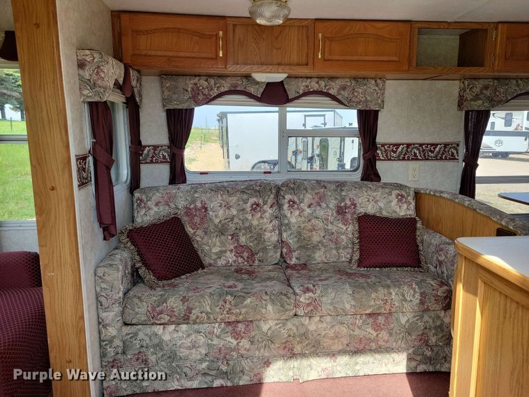 image for item EA2440 2003 Keystone Sprinter camper