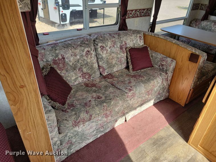 image for item EA2440 2003 Keystone Sprinter camper