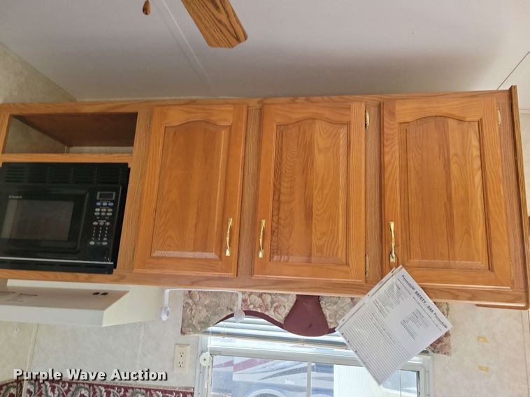 image for item EA2440 2003 Keystone Sprinter camper