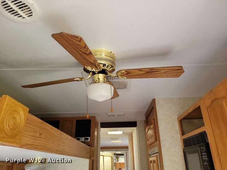 image for item EA2440 2003 Keystone Sprinter camper